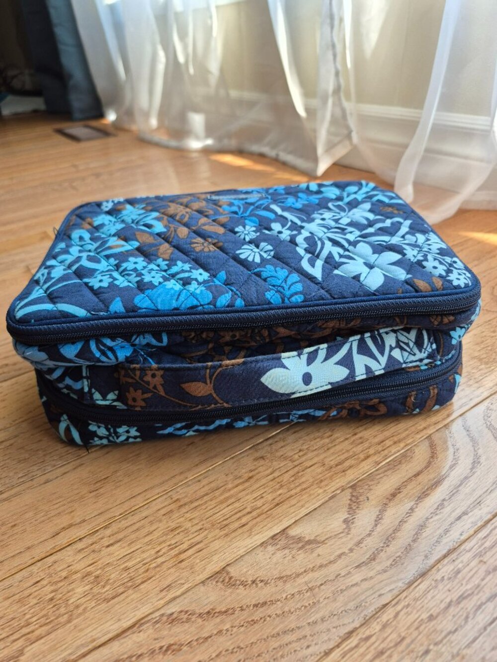Vera Bradley Double Zip Brush Cosmetic Vanity Bag Java Blue Floral